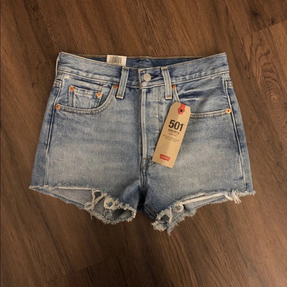 ❌SOLD❌Levi’s 501 High Rise Cut Off Shorts